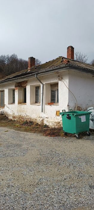 Продавам къща в с.Вълчан,до гр.Смолян