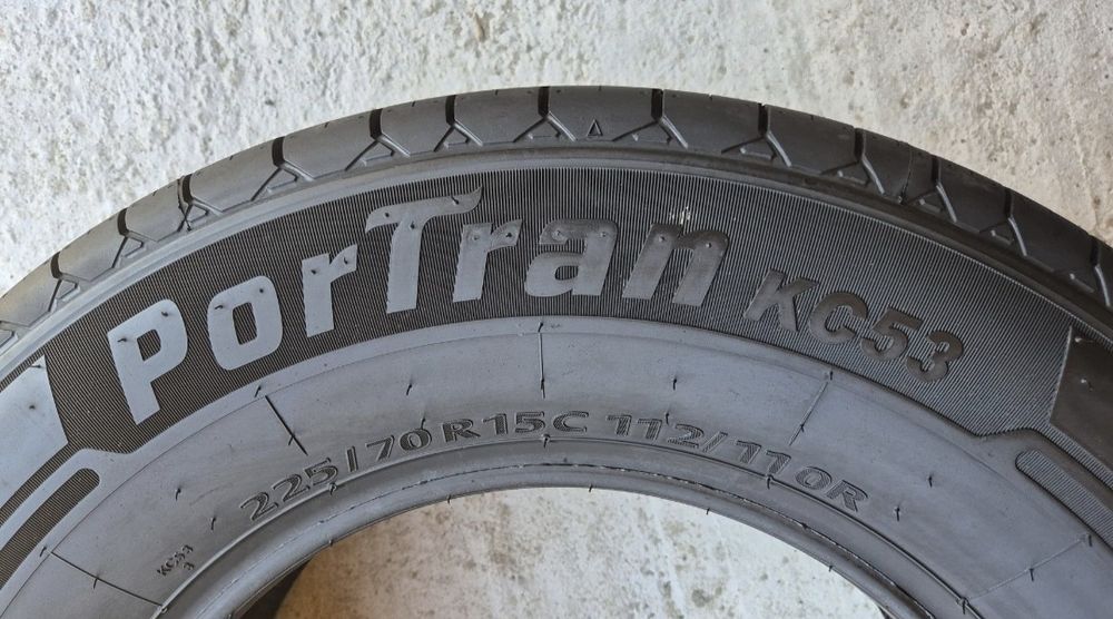 O bucată 225/70 R15C 112/110R Kumho PorTran KC53 vară