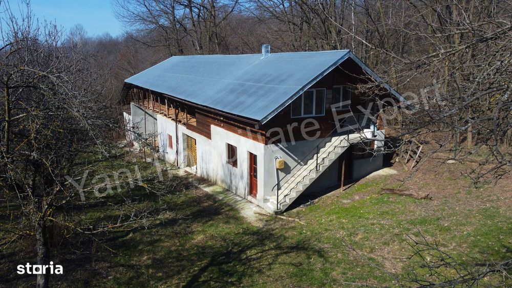 Construcție + teren de vânzare în comuna Valea Iașului,  județ Argeș.