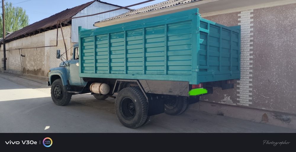 Zil 130 sotiladi.Ishlab chiqarilgan yili 1985