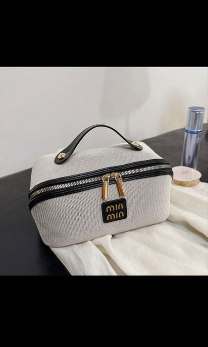 Дамски несесер в различни цветове