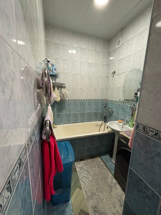 Ozimni  Yunusobot 11 kvartldan 4 xonali uy sotiladi