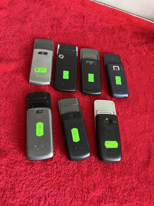 Telefon pe sina Lg . Pret/bucata