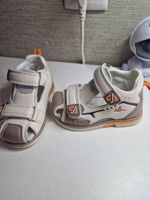 Продам сандали для мальчика