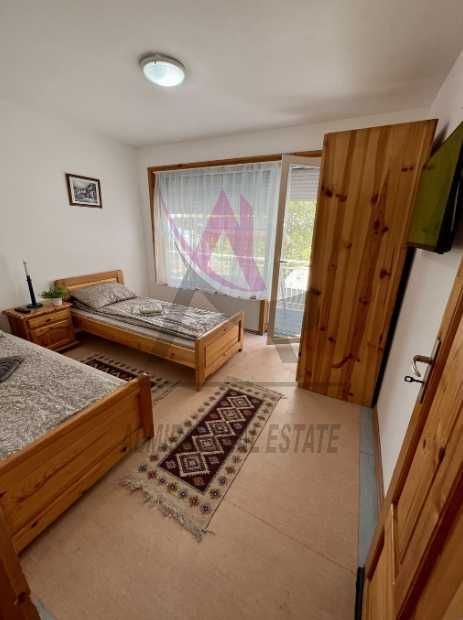 Дава се под наем Многостаен апартамент в Варна, Левски - 150 кв.м за 750 € - Снимка #9