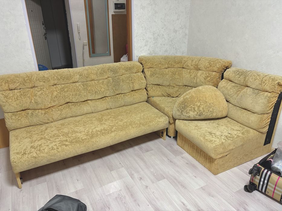 Угловой диван из 3х частей