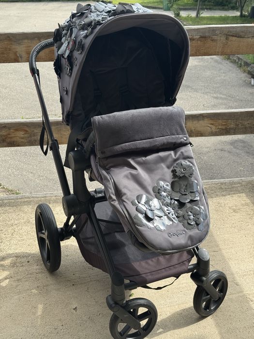 Cybex Priam 2.0 Simply Flowers