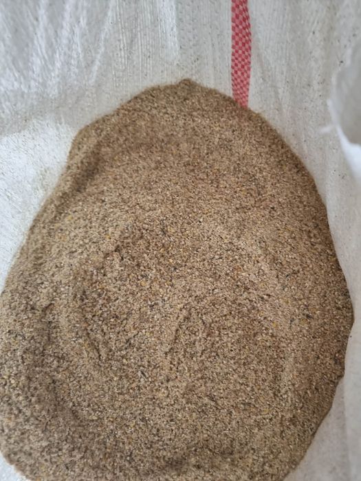 De vanzare furaj la pretul de 1,50