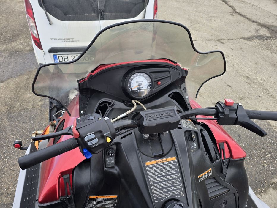 Snowmobil Polaris(Nu SkiDo, BRP, Yamaha)