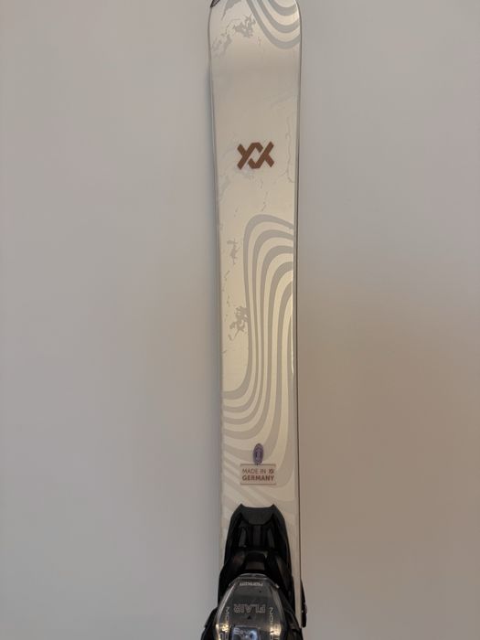 Schiuri Volkl Flair SC cu legăturile Marker vMotion 11 TCX GW Lady