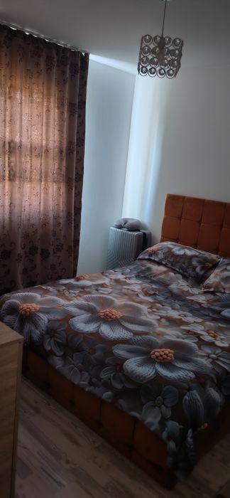 Apartament 3 camere de vânzare