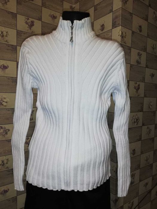 Кофточка  девочке в школу