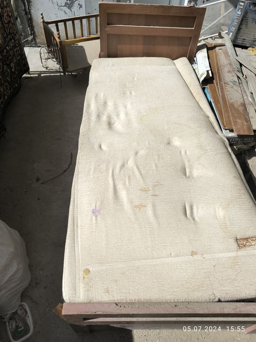 Отдам даром кровать и мягкой мебели