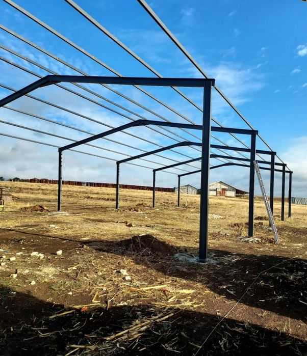 Dau hala metalică  la schimb cu auto 
Ferme 
Pene de legătură.
20x10x4