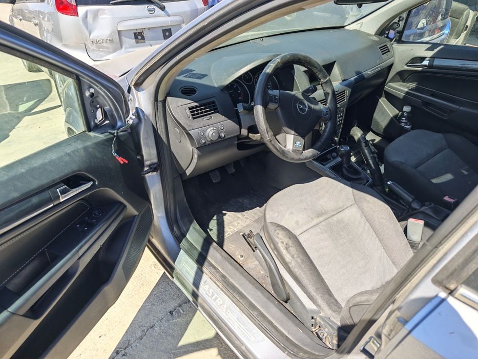 Opel Astra 1.7 CDTI 101k. На части
