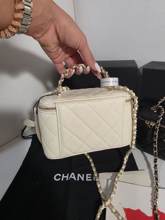 Дамска чанта Chanel Vanity Case 17C