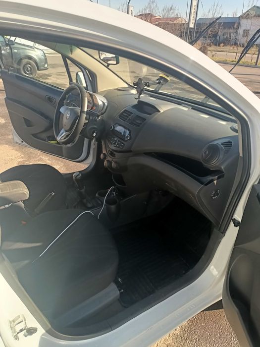 SPARK 7500  в хорошем состоянии не битая