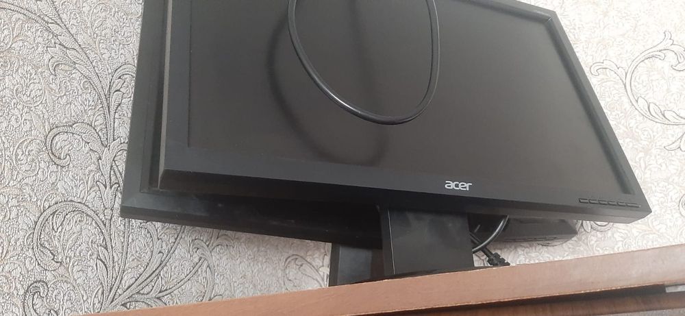 Продам мониторы и системные блоки