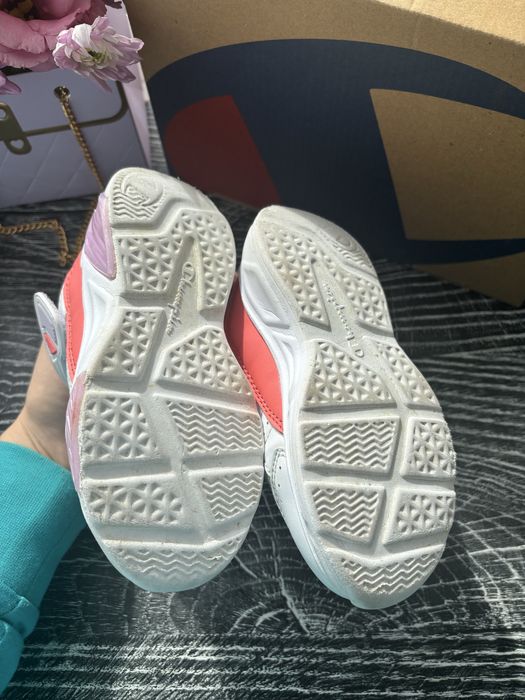 Детски светещи маратонки Champion 26 размер