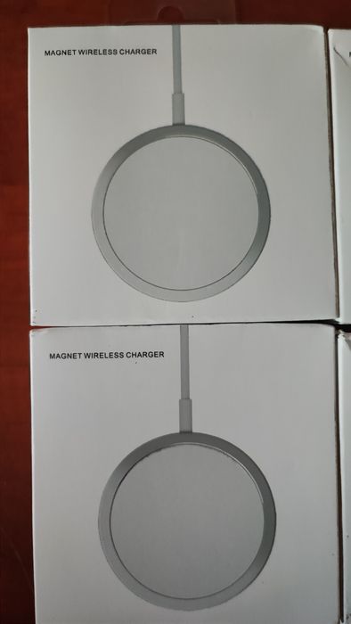 Încărcător wireless universal nou la cutie