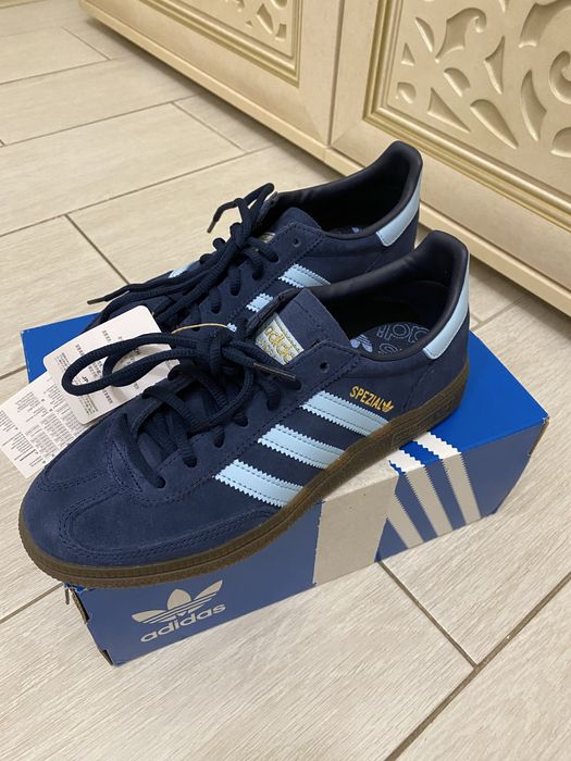 Продам кроссовки Adidas Spezial