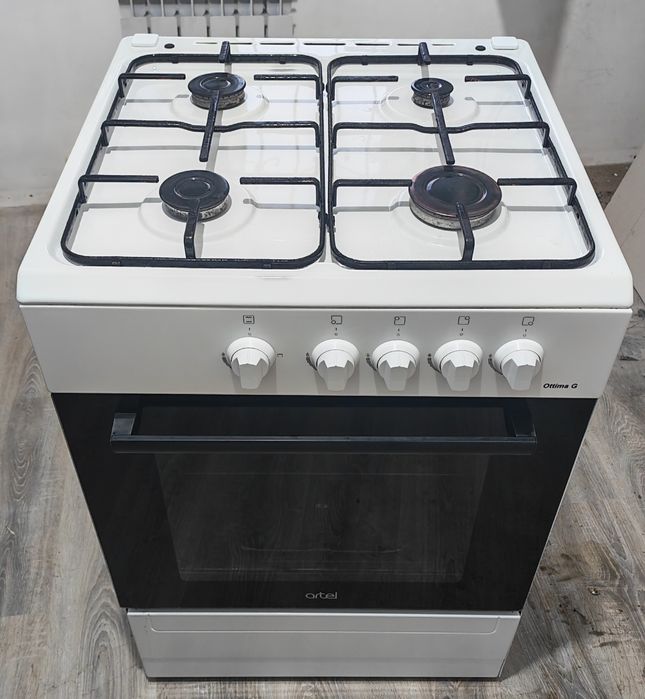 Gaz plital va vityajka sotiladi. Holati ideal.