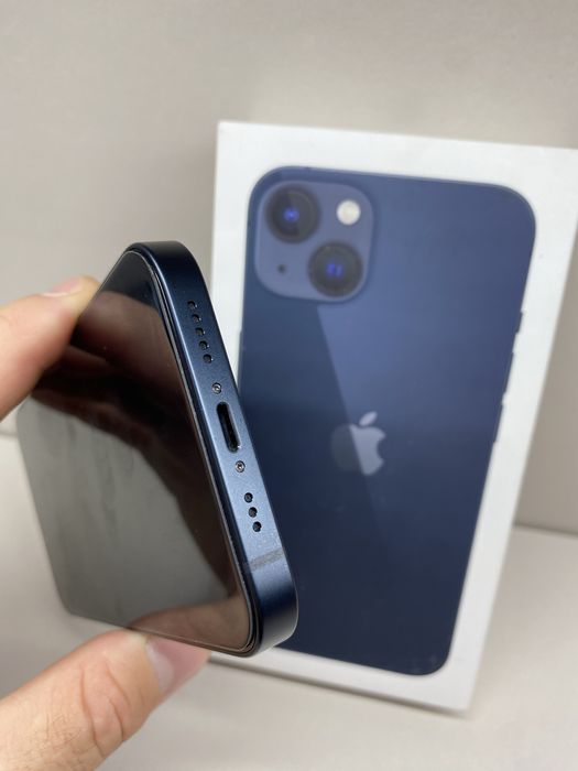 Продам iPhone 13 почти новый 256/100%