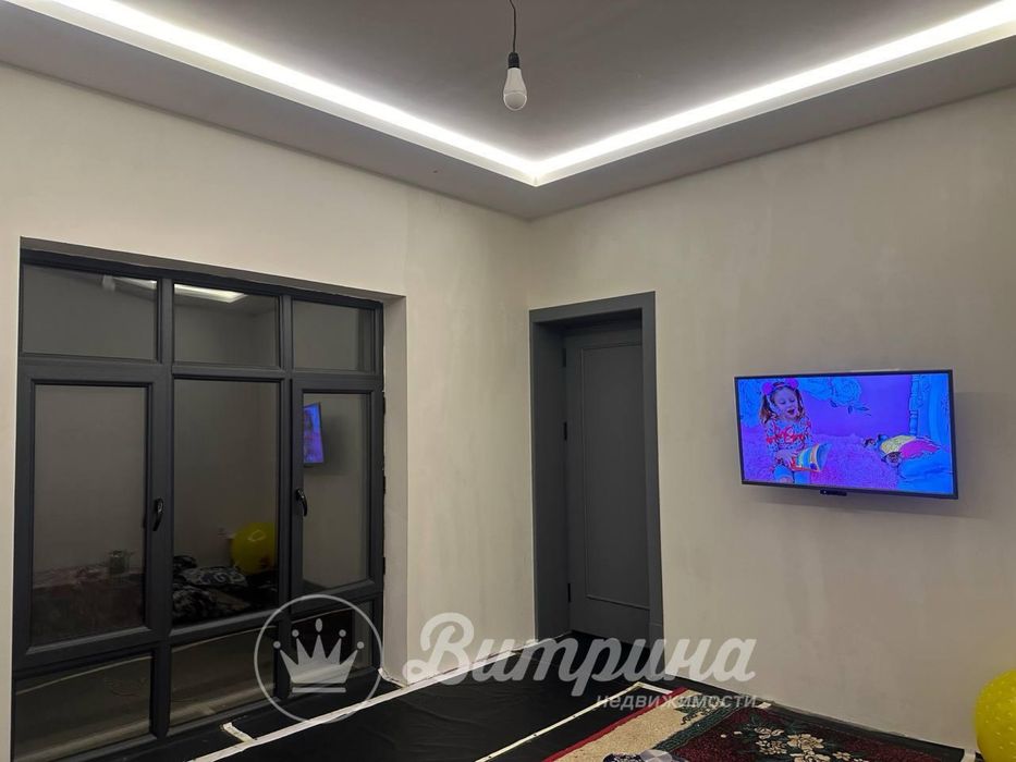 Продаётся дом, 5 комнат, зал и 2 холла. Фасад 15 метров, глубина 43м