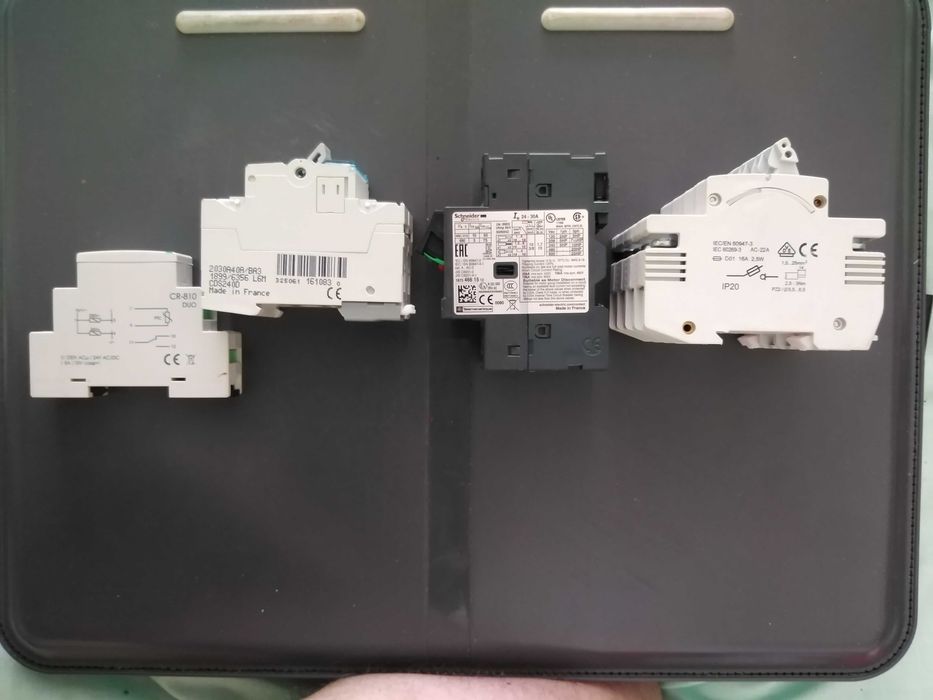 Aparataje electrice - protectii, contactori, sigurante, surse etc majoritatea noi