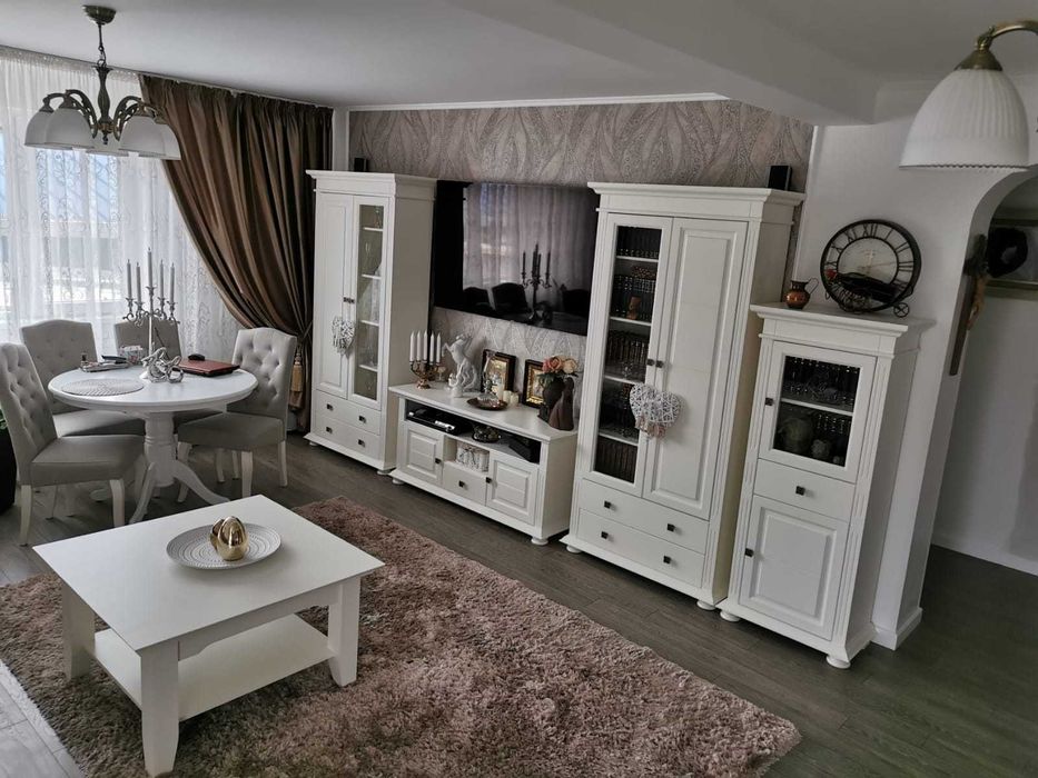 Vitrina lemn masiv Mona, 2 usi + 2 sertare, alb