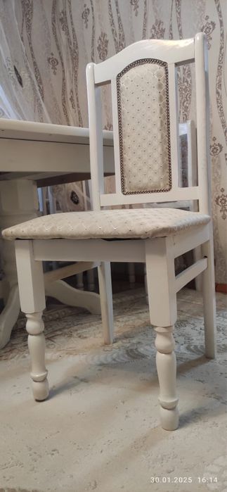 Продам стол и стулья