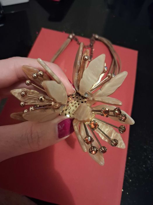 Дамско      колие