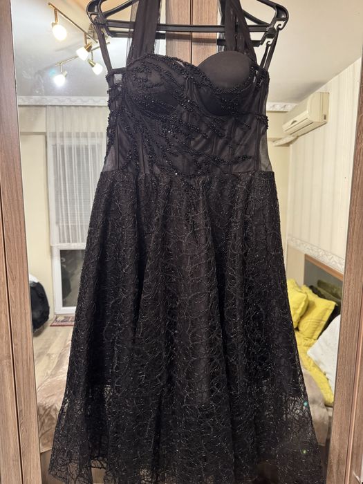 Официална рокля