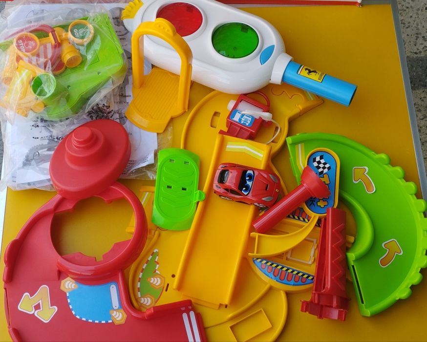 Писта за игра Ferrari със светофар