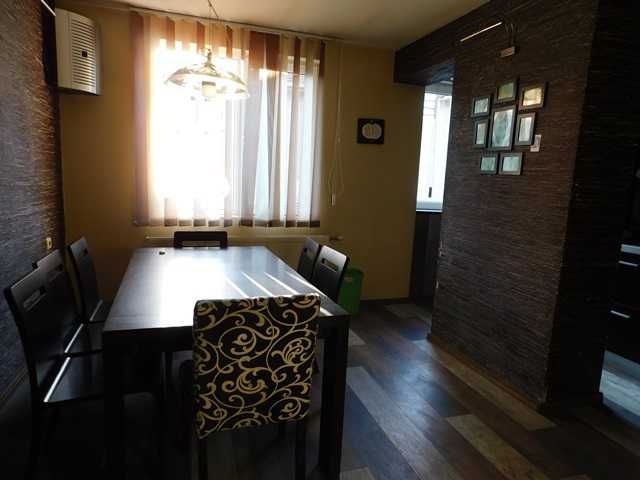 Дава се под наем Четиристаен апартамент в Търговище, Център - 115 кв.м за 459 € - Снимка #8