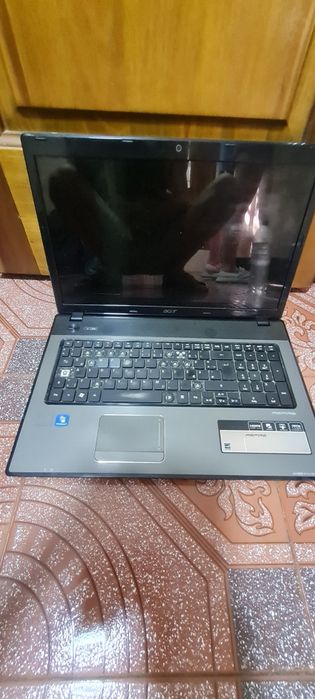 Leptop acer defect