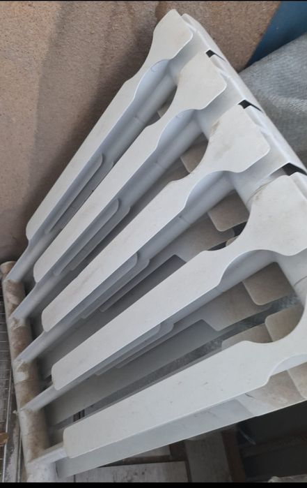 Радияторы 1 шт.чугунный и 1 шт.алюминовый в хорошом состояние