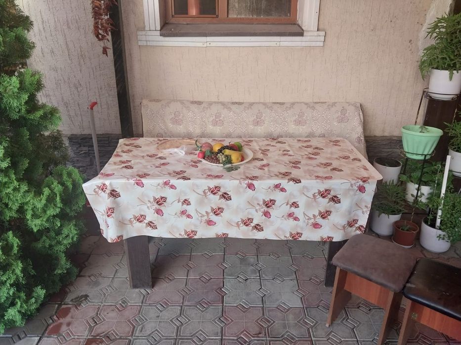 Кухонный стол стульями