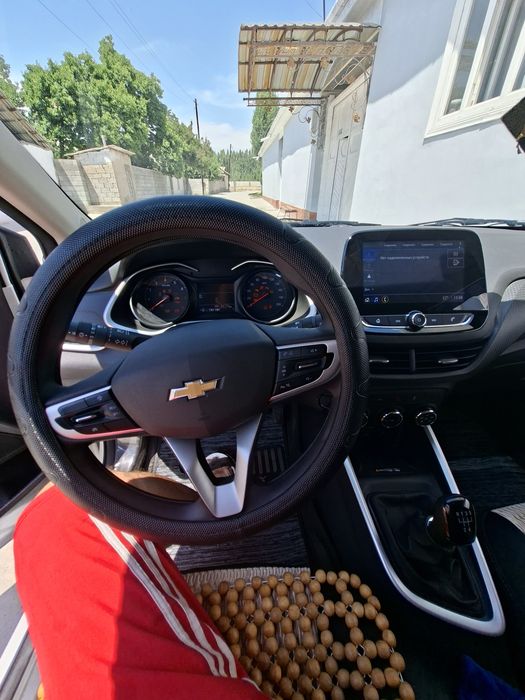 Chevrolet onix lt 3