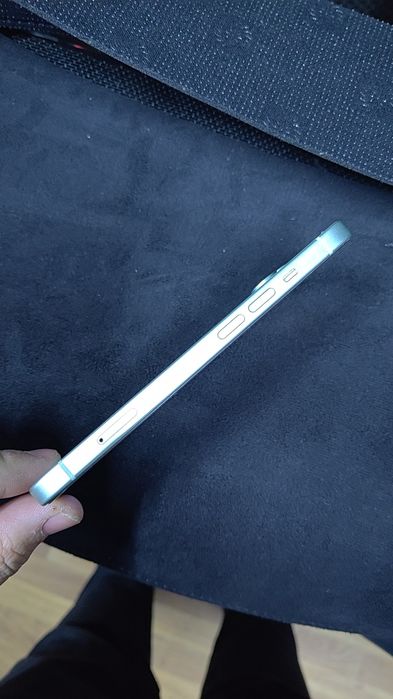 iPhone 15 емкость 84%