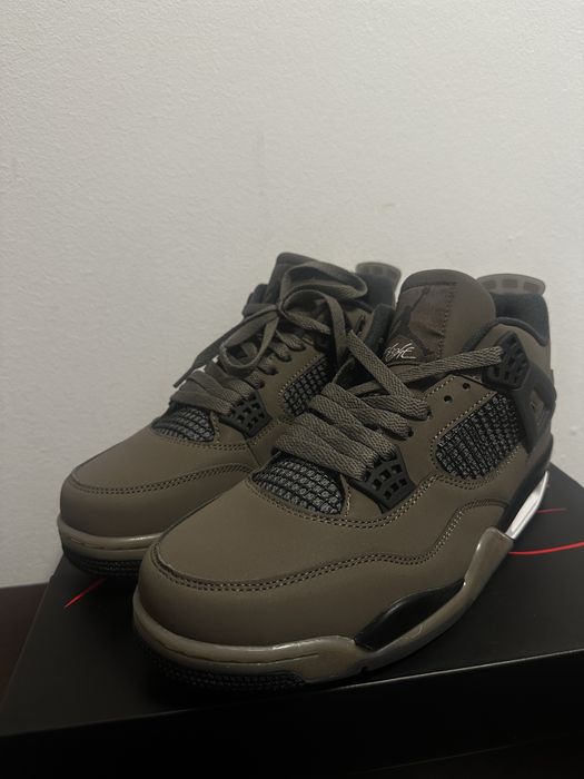 Jordan 4 retro  42-43
