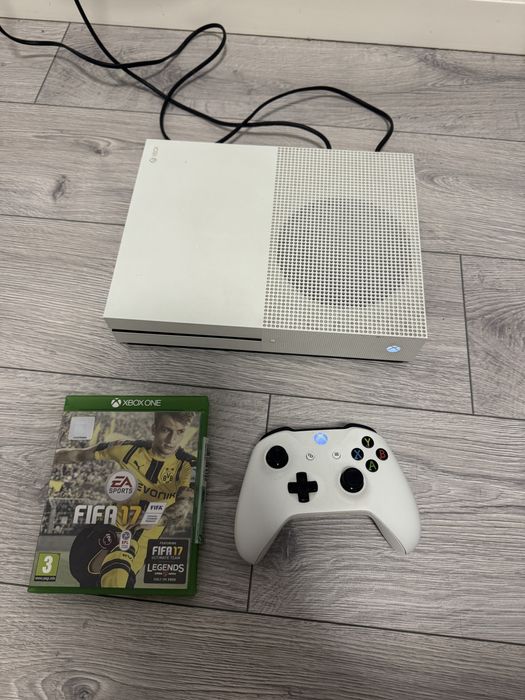 Xbox One S + Fifa Xbox one s x