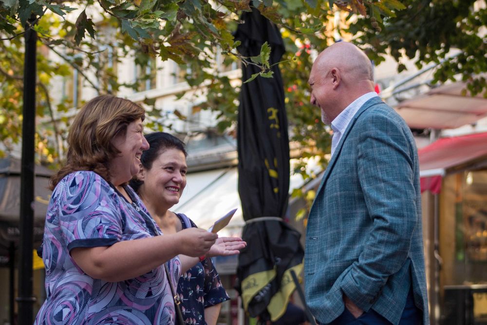 Фотограф / Графичен дизайнер / Печатни и рекламни услуги