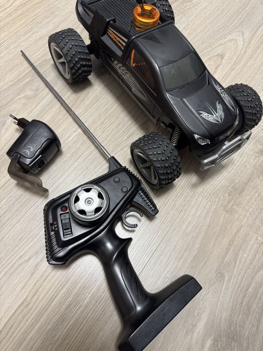 Vand masina cu telecomanda