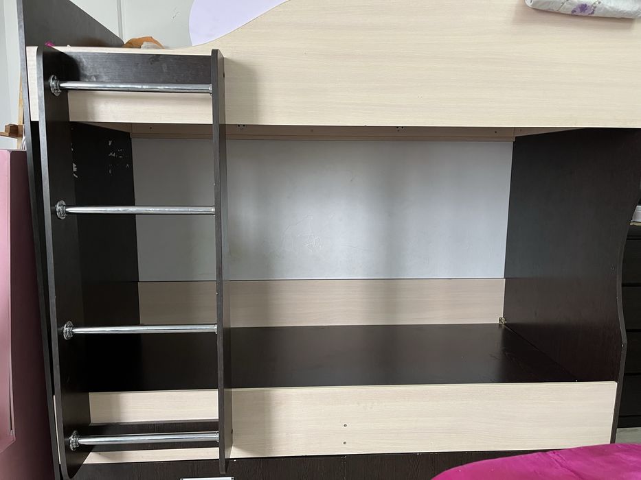 Двухярусная кровать