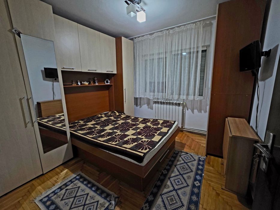 Inchiriez apartament cu 2 camere