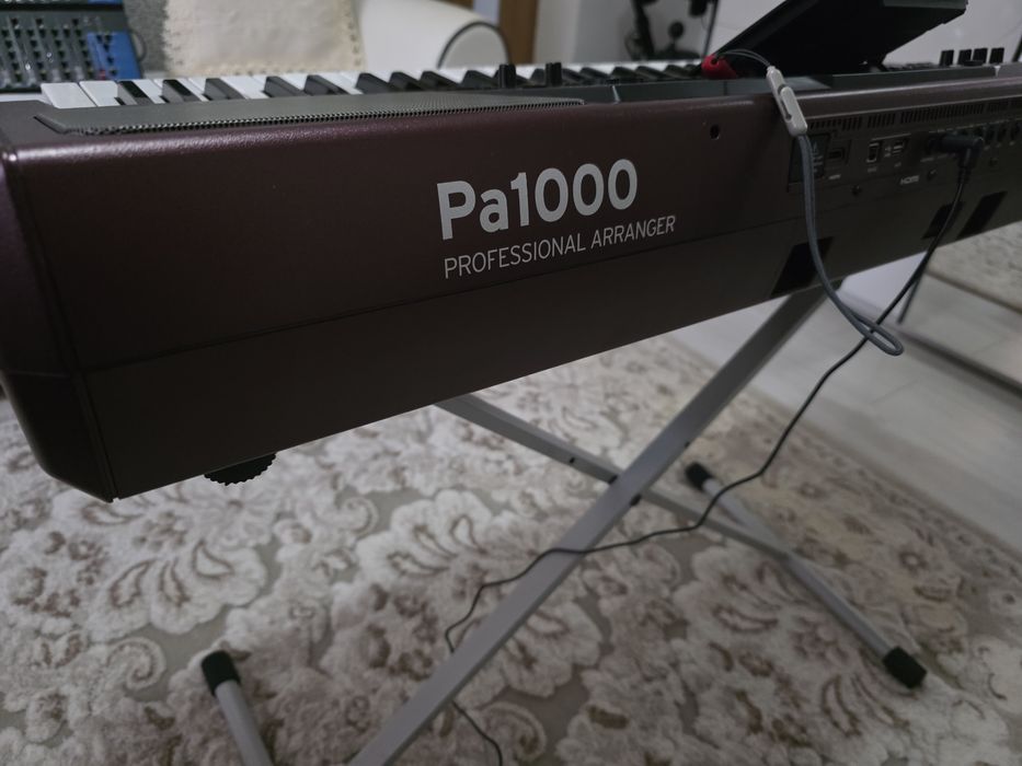 Vand Korg PA1000 NOU cu garantie