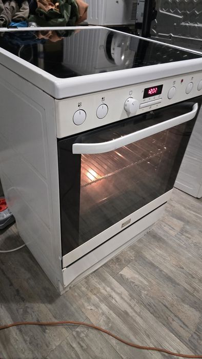 Печка Voss Electrolux induction