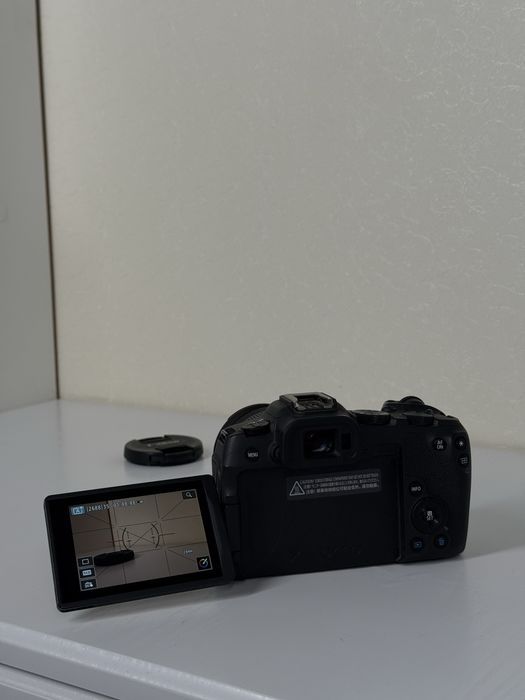 Продам Canon R8