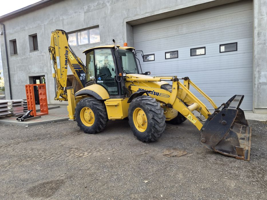 Buldoexcavator Komatsu